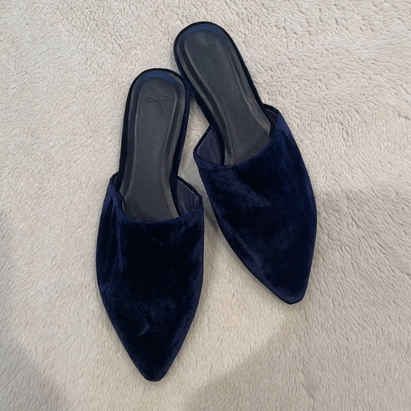 ☆ Joie Midnight Blue Velvet Mules ☆ - Picture 2 of 9